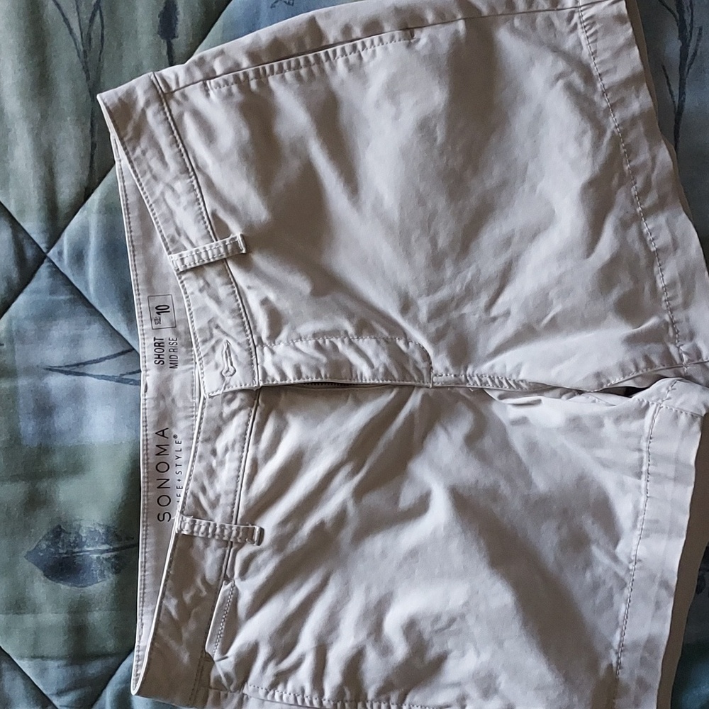 Sonoma Women's Tan Shorts